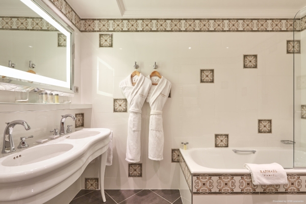Hotel Raphael